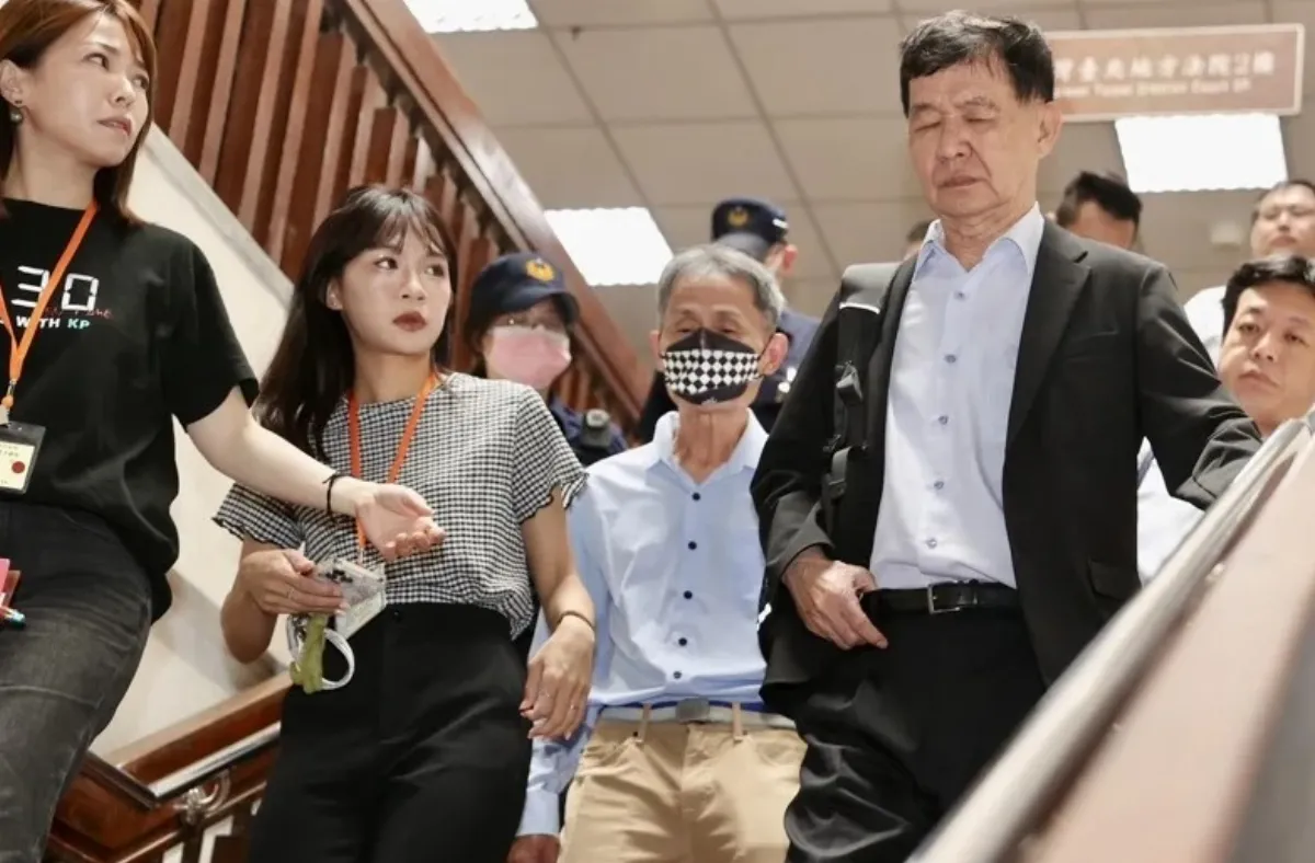 彭振聲出庭突聞妻輕生   哭吼「我是被冤枉的，國家怎麼變成這樣？」